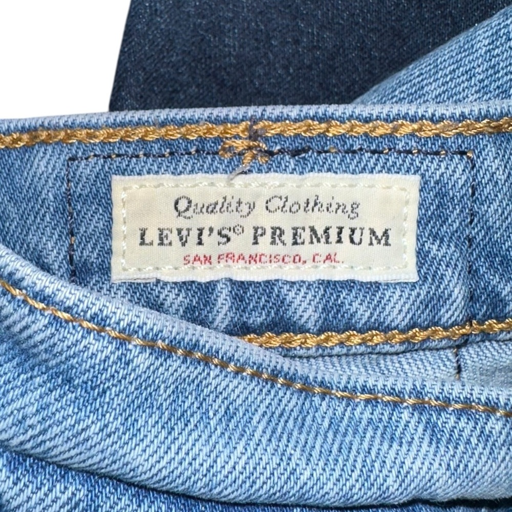 Levi’s Premium Wedgie Straight Jeans Size 30 Distressed High‎ Rise Medium Wash - Picture 10 of 11